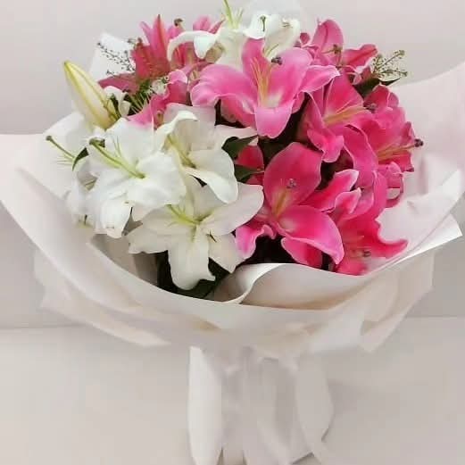 Pink & White Lily Bouquet 🌸🤍