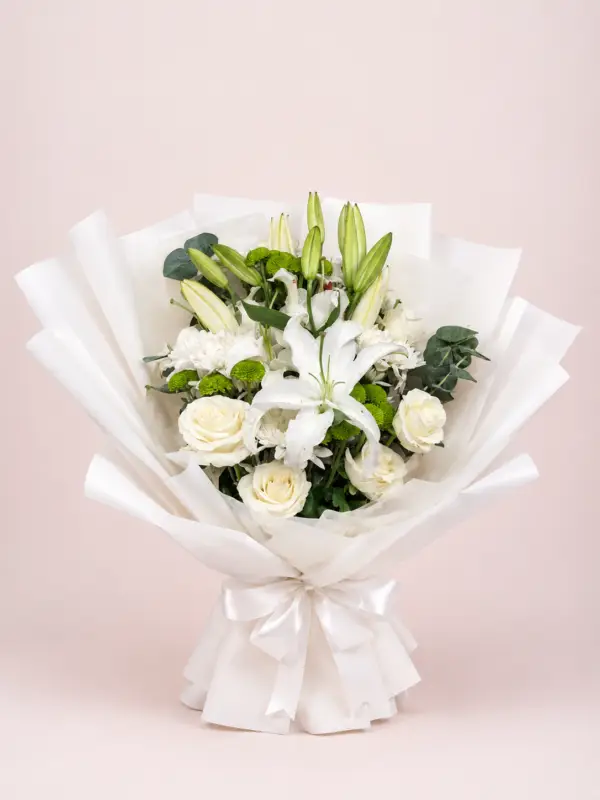 White Lily Rose Bouquet with Fresh White Flowers White Lily Rose Bouquet with Fresh White Flowers
